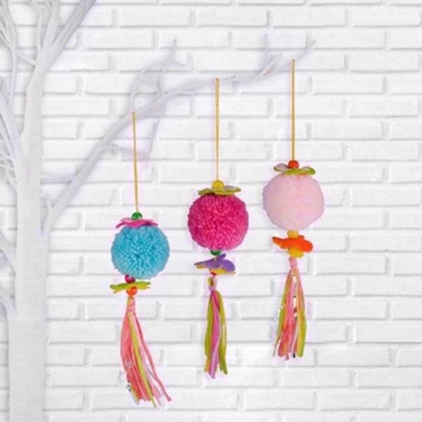 FUNKY HANGING POM POM