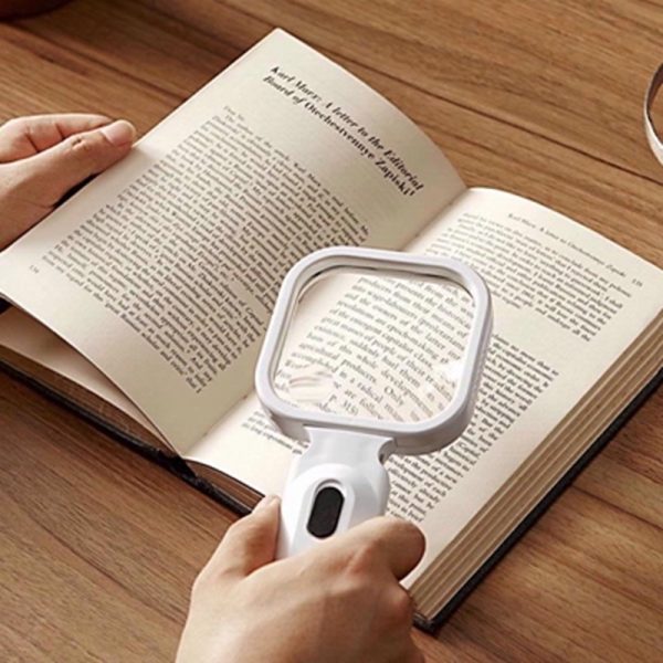 DEKTON MAGNIFYING GLASS 4 LED