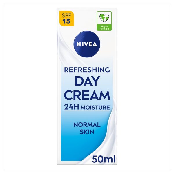 NIVEA Refreshing Day Cream for Normal Skin SPF15