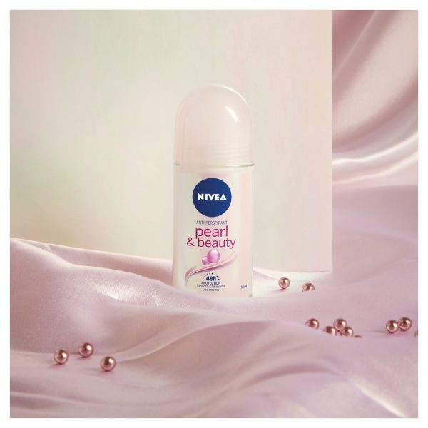 NIVEA Anti-Perspirant Deodorant Roll-On, Pearl & Beauty, 48 Hrs