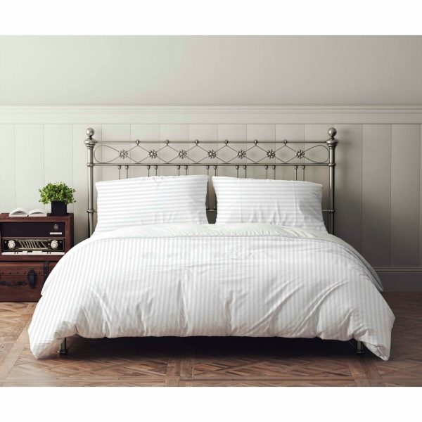 Nutmeg 300tc 100% Cotton White Duvet Set Double