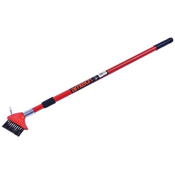 Telescopic patio cleaning brush