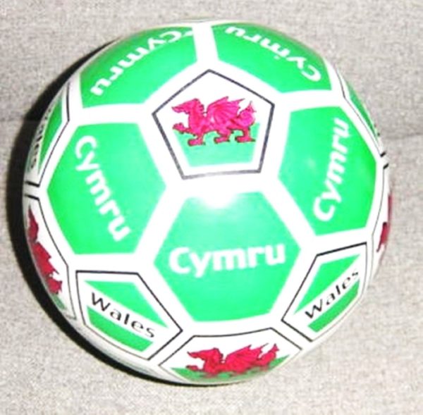 INFLATABLE WALES WELSH CYMRU PVC PLASTIC FOOTBALL PLAY BEACH BALL 713