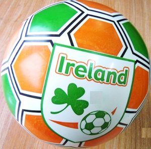 IRISH IRELAND EIRE PVC PLASTIC FOOTBALL PLAY BEACH BALL
