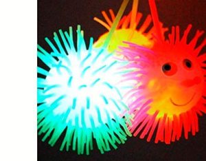 SMILEY FACE PUFFER BALL 10CM WITH LIGHT