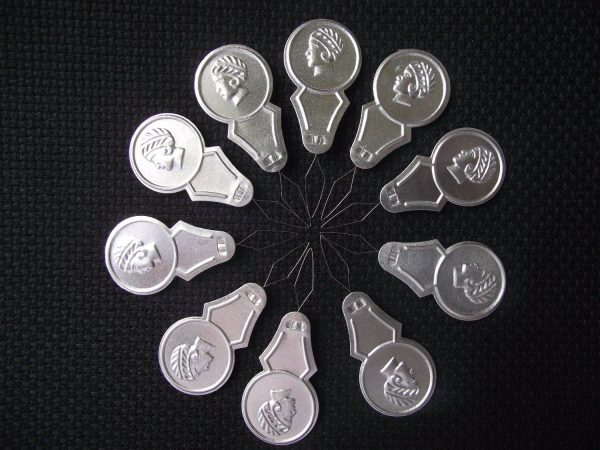 10 X NEEDLE THREADERS SILVER