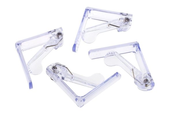 SET OF 4 TABLECLOTH CLIPS CLEAR