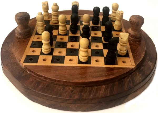 MINI ROUND WOODEN CHESS 10CM IN BOX