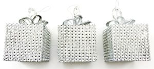 3 CHRISTMAS XMAS FESTIVE SILVER SQUARE GIFT DIAMANTE BAUBLES PARTY TREE DECORATION 58MM