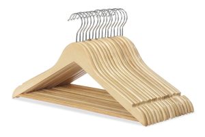 1PC WOODEN HANGERS BULK PACKING