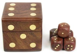 WOODEN DICE BOX WITH 5 DICE