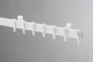 SWISH SOLOGLYDE PVC CURTAIN TRACK WHITE 150CM