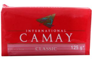 3 BARS CAMAY CLASSIC TOILET SOAP 125GM