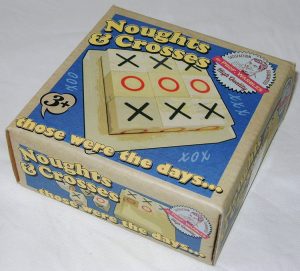 WOODEN NOUGHTS & CROSSES GAME BLOCKS TRADITIONAL RETRO BOXED