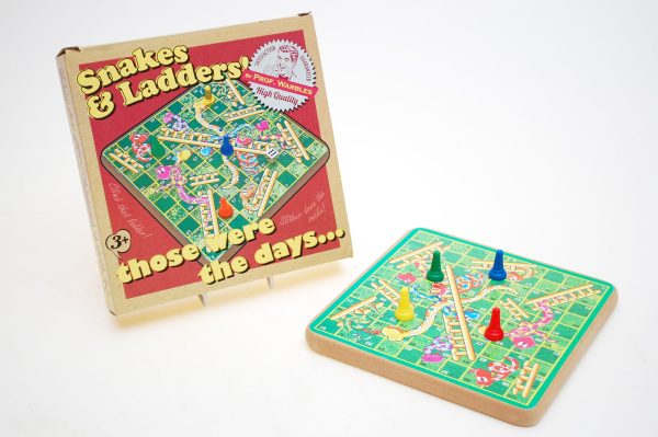 RETRO TRADITIONAL SNAKE AND LADDERS GAME NEW