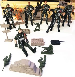 ASSORTED SOLDIER MILITARY SET