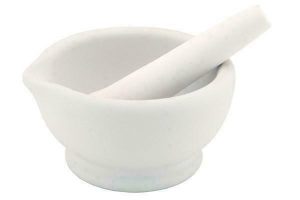 PORCELAIN PESTLE AND MORTAR SET 13CM