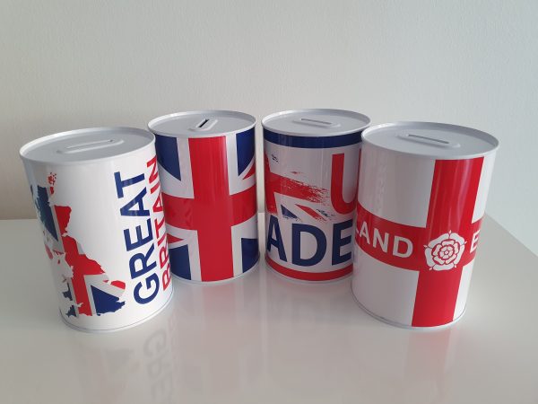 GREAT BRITAIN MONEY SAVING TIN BOX 10 X 15 CM