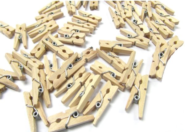 100 MINI NATURAL WOODEN PEGS CLOTH CRAFTS CARDS HANGING PHOTO CLIPS DECOR 25MM