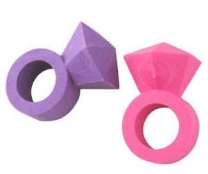 3 NOVELTY RING ERASERS