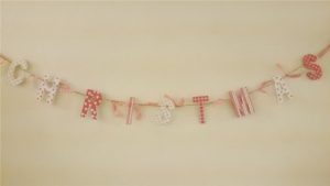 RED WHITE CHRISTMAS WOODEN HANGING LETTERS GARLAND PARTY DECORATION BUNTING BANNER
