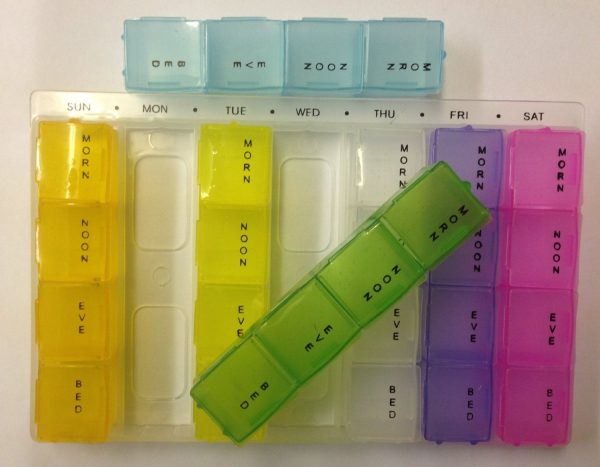 MULTI COLOUR PASTEL DETACHABLE 7 DAY 4 COMPARTMENT PILL BOX TABLET DISPENSER