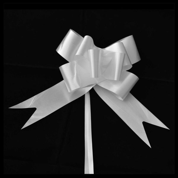 WHITE PULL BOWS RIBBONS 50MM PACK OF 10