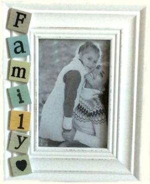 WHITE TILED FAMILY PHOTO FRAME