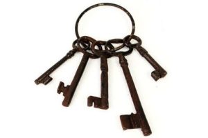 VINTAGE RUSTIC IRON KEYS