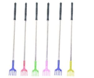 HAND SHAPE BACK SCRATCHER 44CM WITH NONSLIP HANDLE