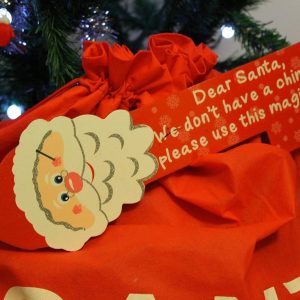 CUTE SANTA CHRISTMAS GLITTER GIANT WOODEN MAGIC SANTA KEY NOVELTY DECORATION .. NO CHIMNEY