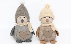ASSORTED COLOUR PENGUIN DOOR STOP 27 X 15CM